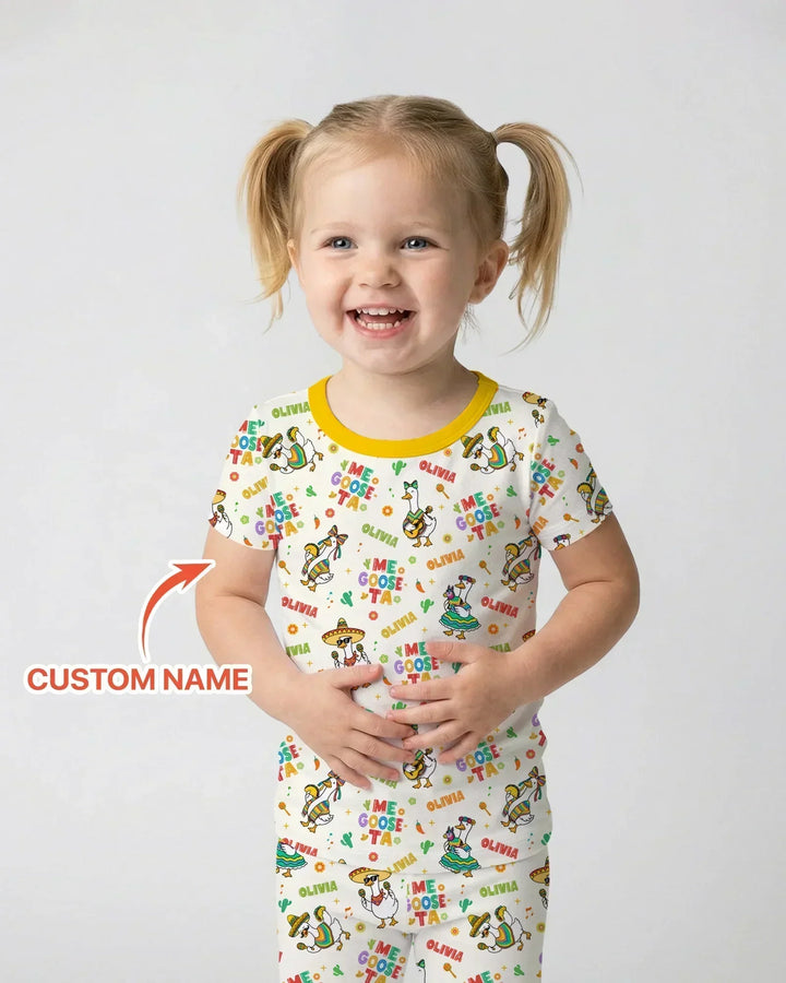 Conjunto de pijama de dos piezas de manga corta de bambú personalizable "Me Goose-ta"
