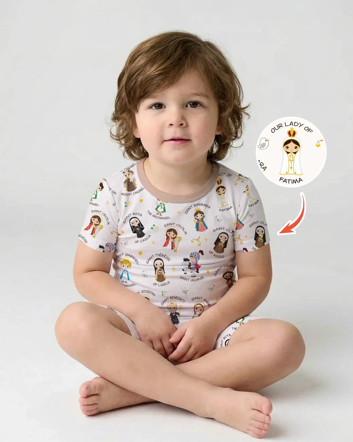 Template Zweiteiliges Pyjama-Set mit kurzen Ärmeln und Shorts