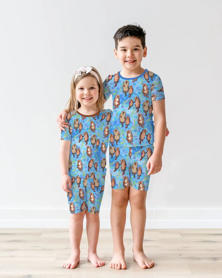 Pijama de dos piezas de bambú Otterly Together de manga corta y pantalón corto