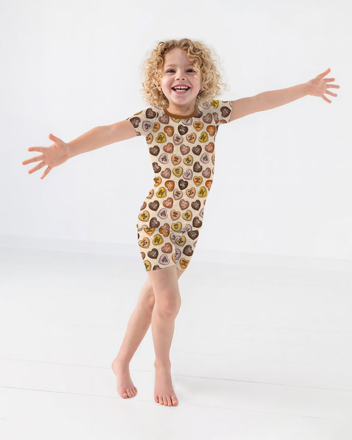 Template Zweiteiliges Pyjama-Set mit kurzen Ärmeln und Shorts