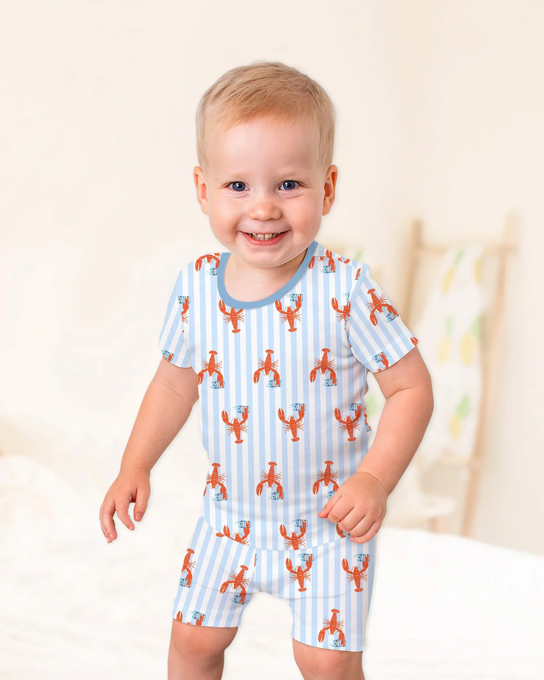 Zweiteiliges Pyjama-Set mit kurzen Ärmeln und Shorts im Sommer-Design