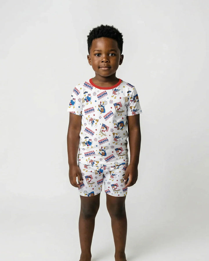 Template Zweiteiliges Pyjama-Set mit kurzen Ärmeln und Shorts