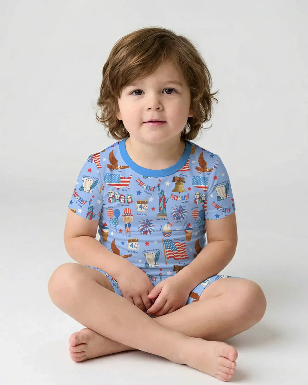Conjunto de pijama de dos piezas de bambú, pantalón corto y manga corta, con diseño patriótico dibujado a mano