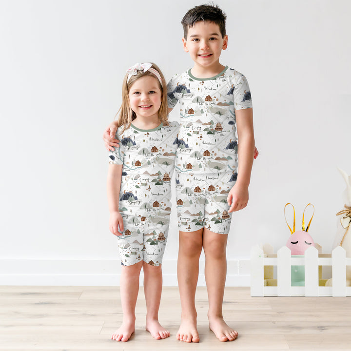 Zweiteiliges Pyjama-Set mit kurzen Ärmeln und Shorts im Sommer-Design