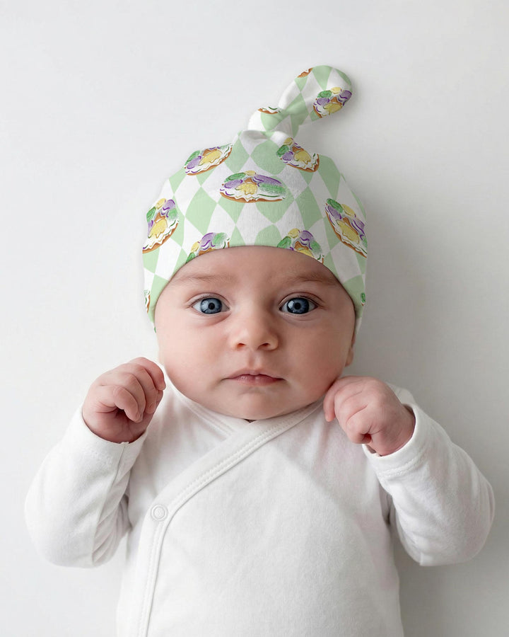 Grüne Knotenmütze mit Bauernhoftieren