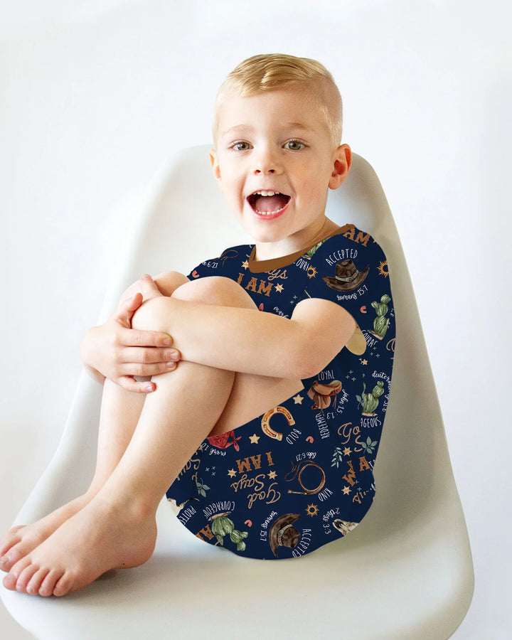 Template Zweiteiliges Pyjama-Set mit kurzen Ärmeln und Shorts