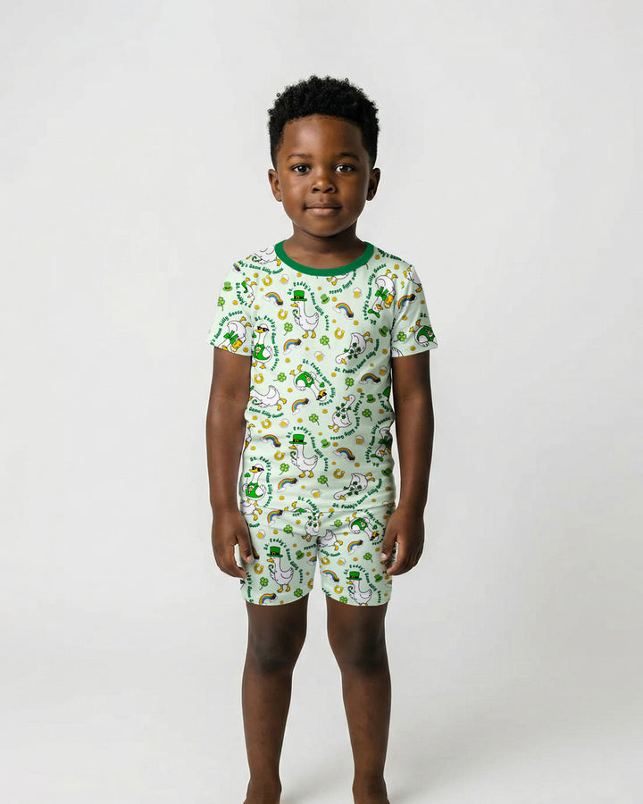 Template Zweiteiliges Pyjama-Set mit kurzen Ärmeln und Shorts