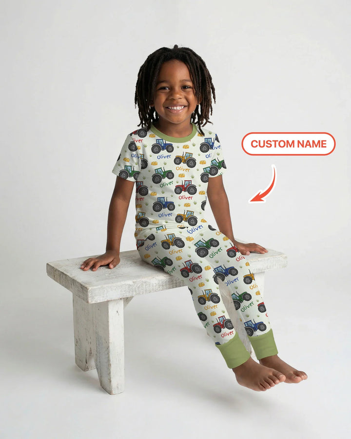Conjunto de pijama de dos piezas de bambú con manga corta y nombre personalizado "A Little Dirt Never Hurt"