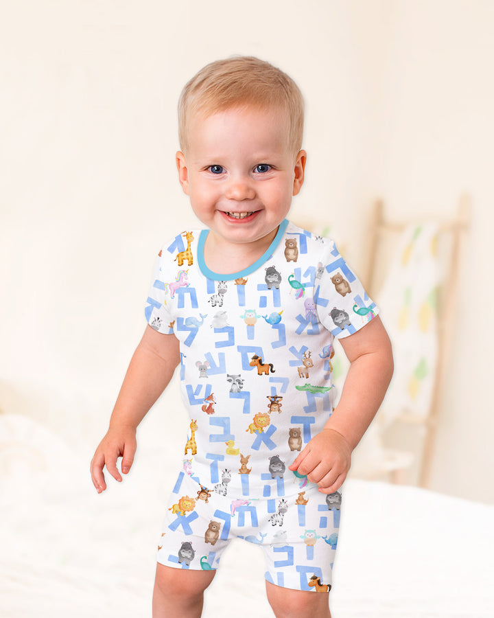 Template Zweiteiliges Pyjama-Set mit kurzen Ärmeln und Shorts