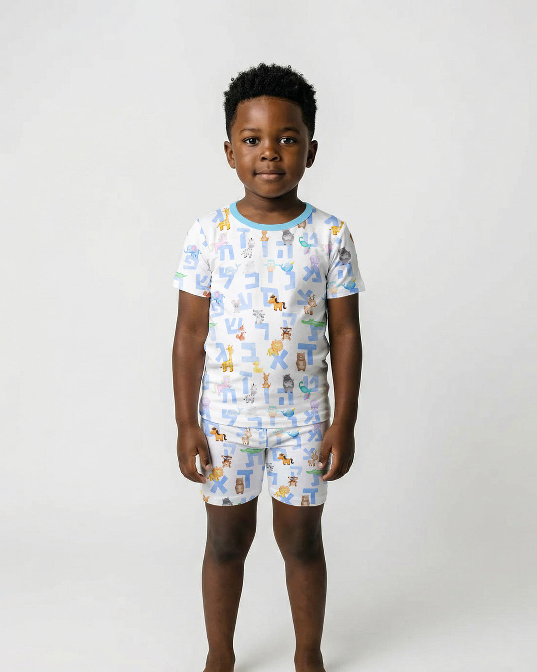 Template Zweiteiliges Pyjama-Set mit kurzen Ärmeln und Shorts