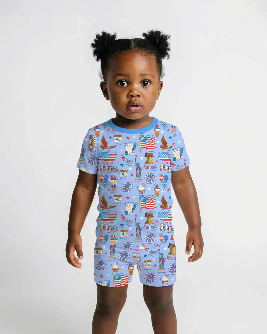 Conjunto de pijama de dos piezas de bambú, pantalón corto y manga corta, con diseño patriótico dibujado a mano