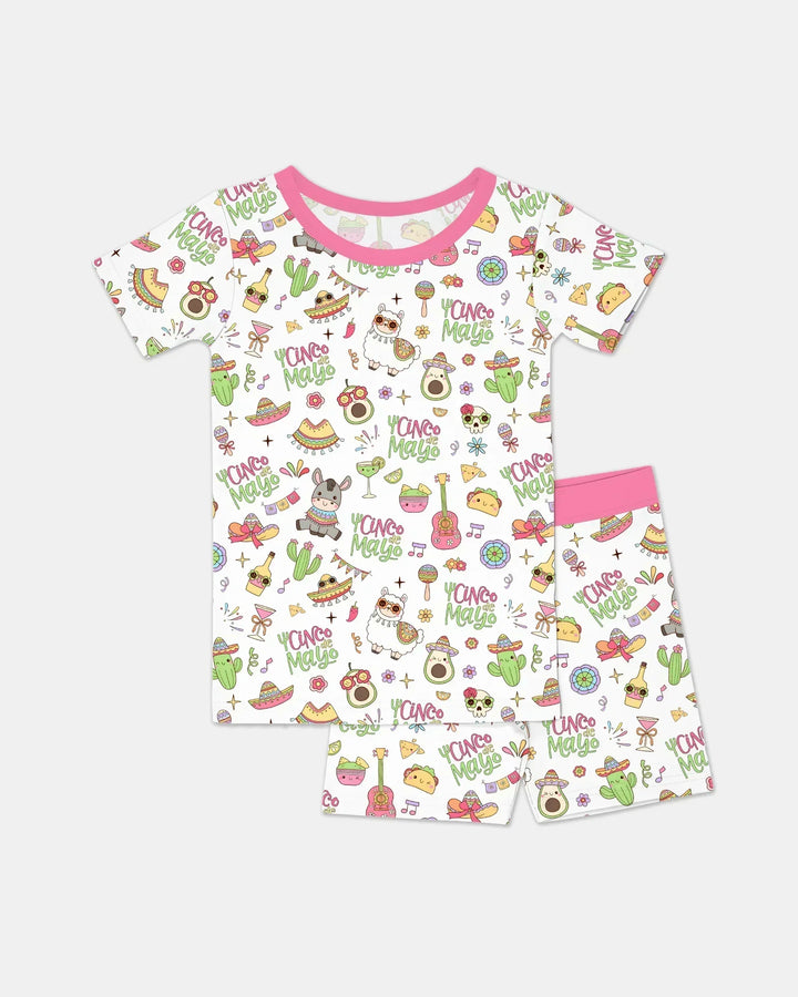 Template Zweiteiliges Pyjama-Set mit kurzen Ärmeln und Shorts