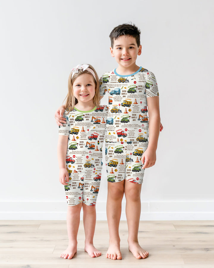 Template Zweiteiliges Pyjama-Set mit kurzen Ärmeln und Shorts