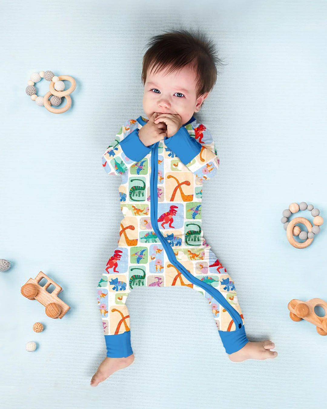Pijama enterizo de bambú convertible Rainbow Dino Friends a juego para toda la familia