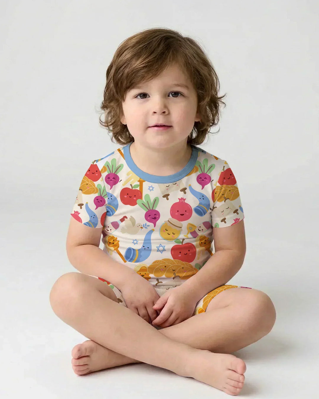 Template Zweiteiliges Pyjama-Set mit kurzen Ärmeln und Shorts