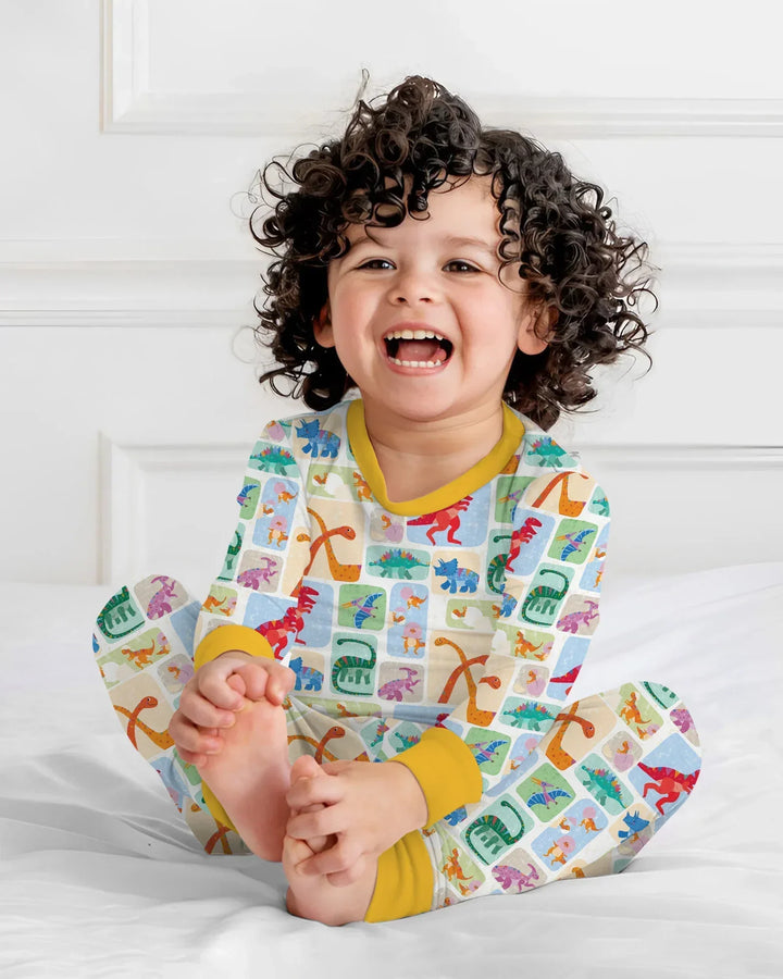 Pijama de dos piezas de bambú de manga larga Rainbow Dino Friends a juego para toda la familia