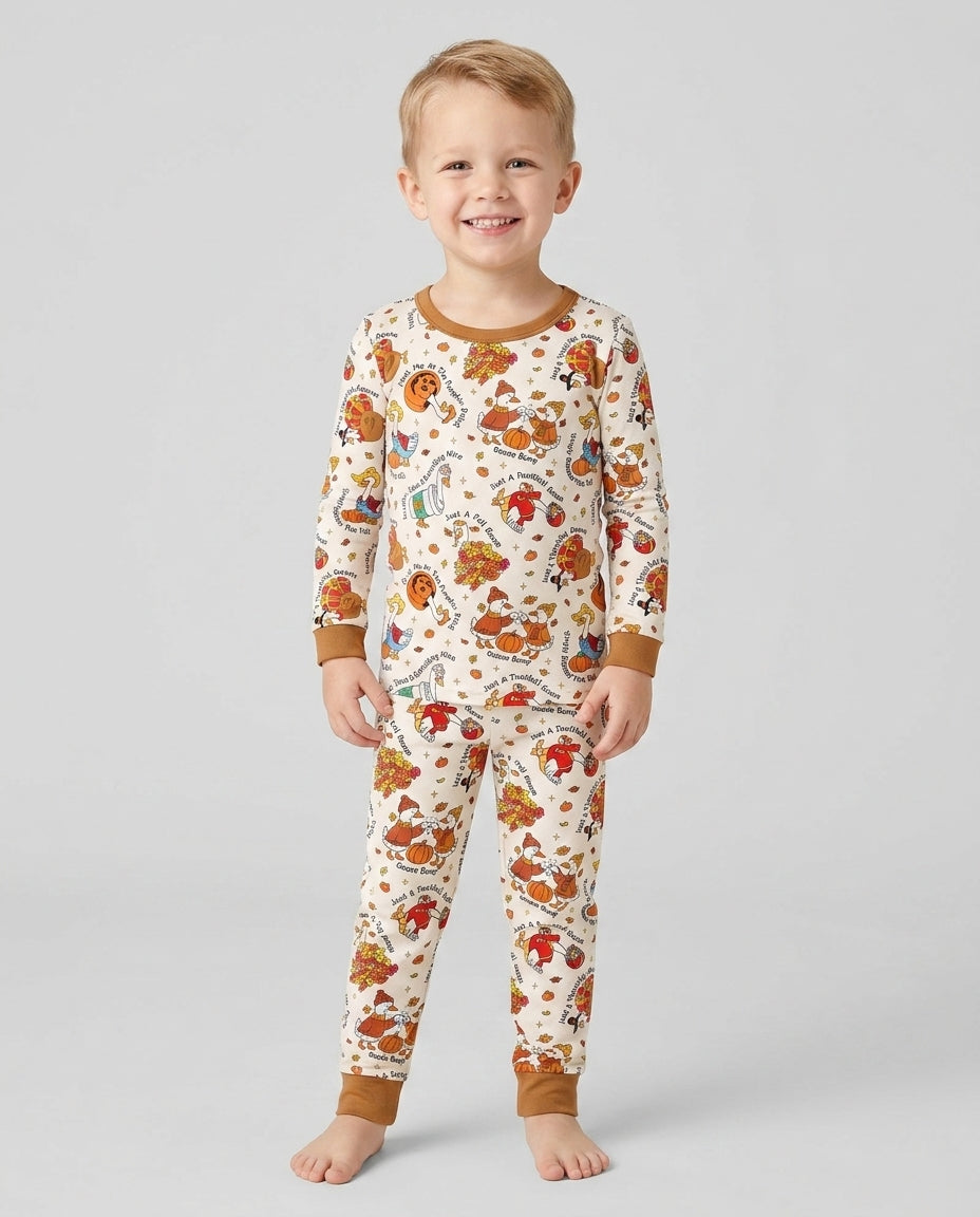 Zweiteiliges Langarm-Pyjama-Set mit Sommerfrüchten
