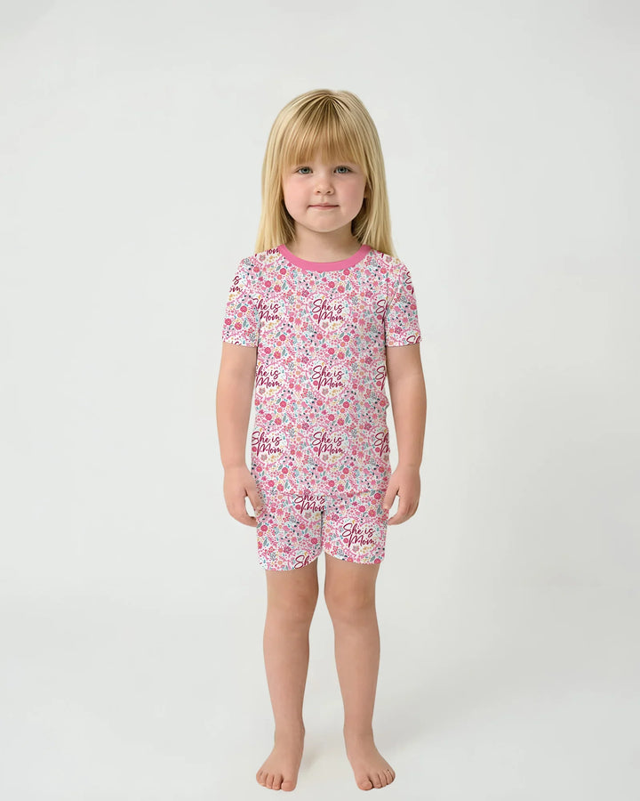 Template Zweiteiliges Pyjama-Set mit kurzen Ärmeln und Shorts
