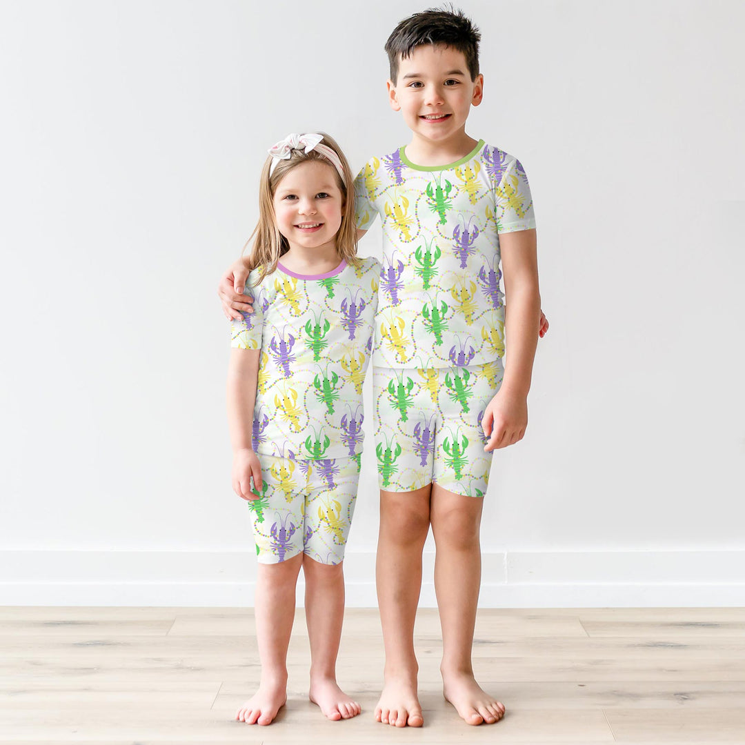 Template Zweiteiliges Pyjama-Set mit kurzen Ärmeln und Shorts