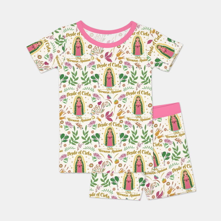 Template Zweiteiliges Pyjama-Set mit kurzen Ärmeln und Shorts