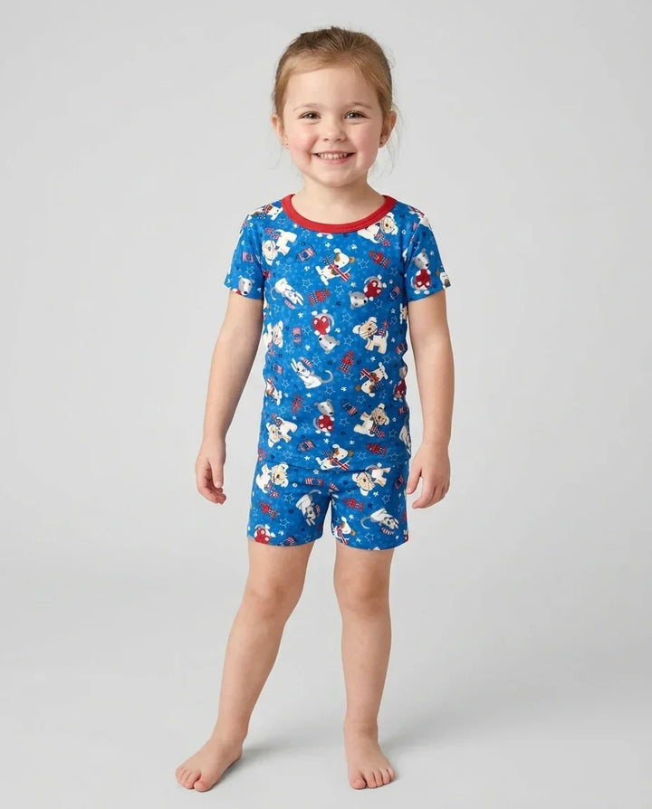 Template Zweiteiliges Pyjama-Set mit kurzen Ärmeln und Shorts