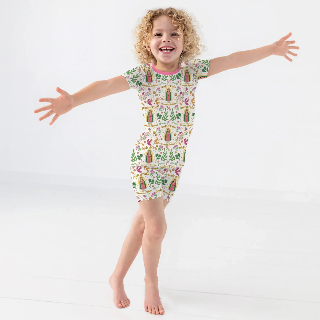 Template Zweiteiliges Pyjama-Set mit kurzen Ärmeln und Shorts