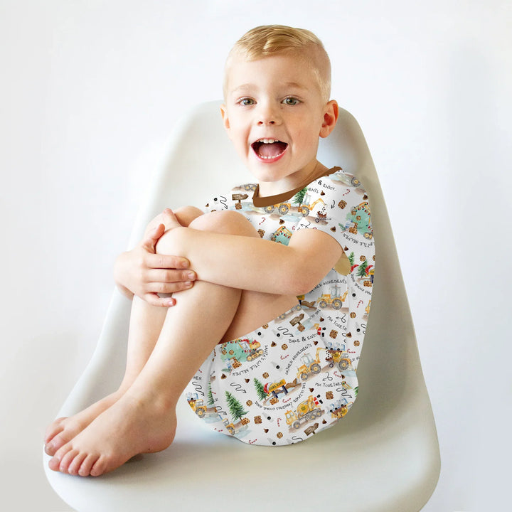 Template Zweiteiliges Pyjama-Set mit kurzen Ärmeln und Shorts