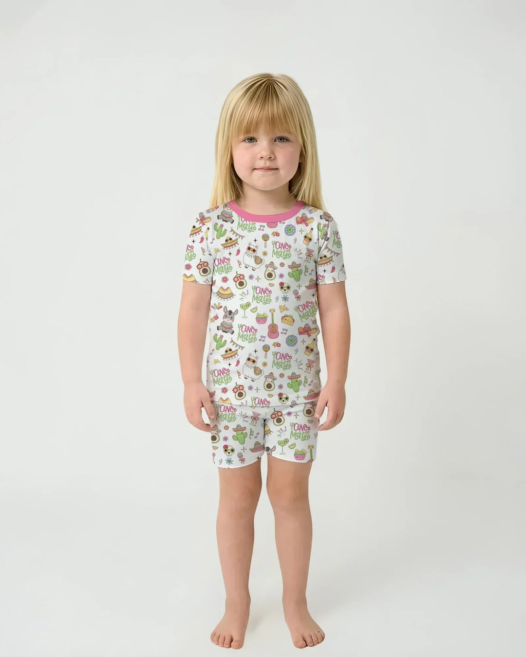 Template Zweiteiliges Pyjama-Set mit kurzen Ärmeln und Shorts