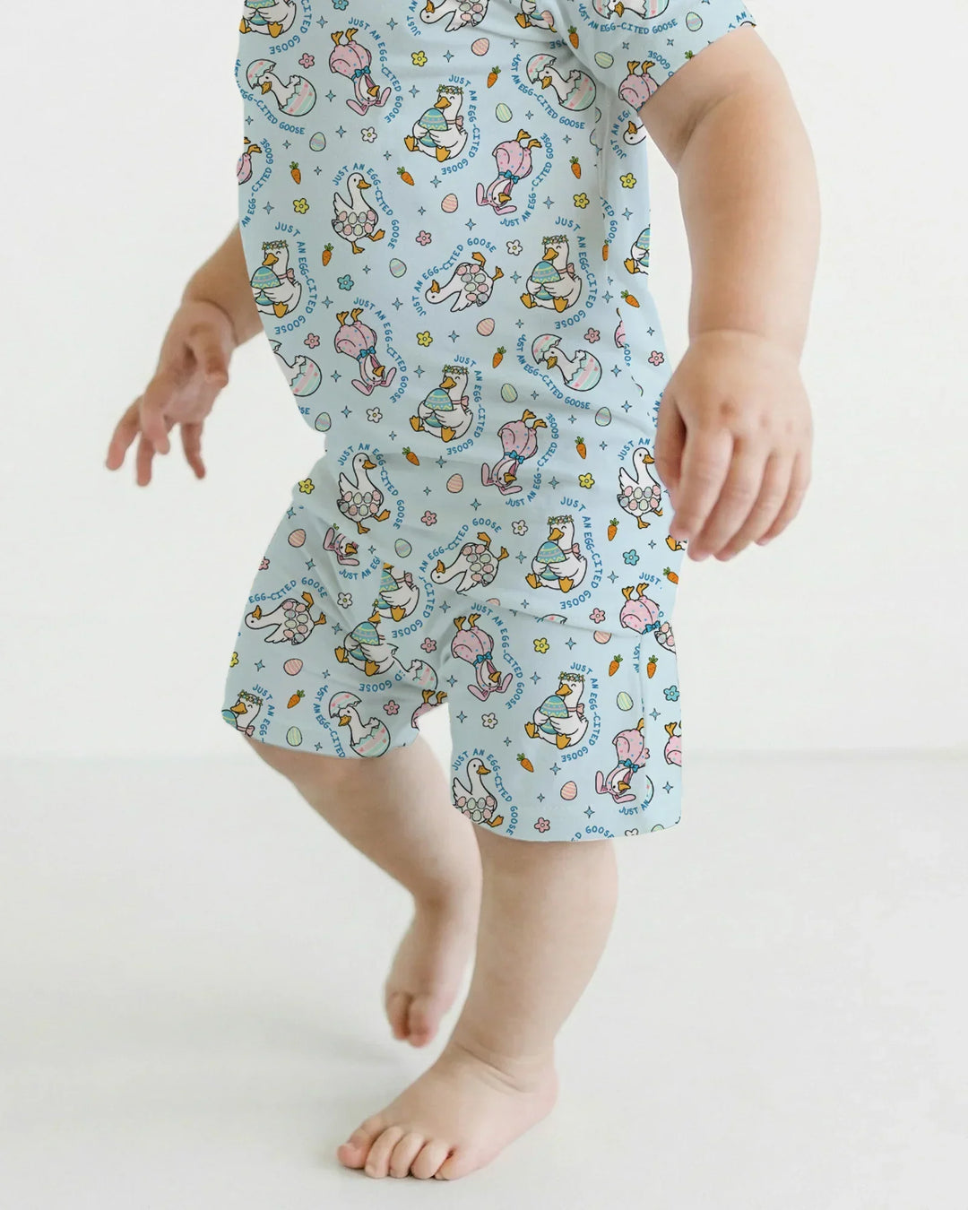 Template Zweiteiliges Pyjama-Set mit kurzen Ärmeln und Shorts