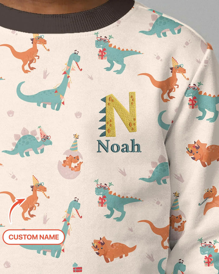Sudadera de cuello redondo de bambú con nombre bordado personalizado y dinosaurios