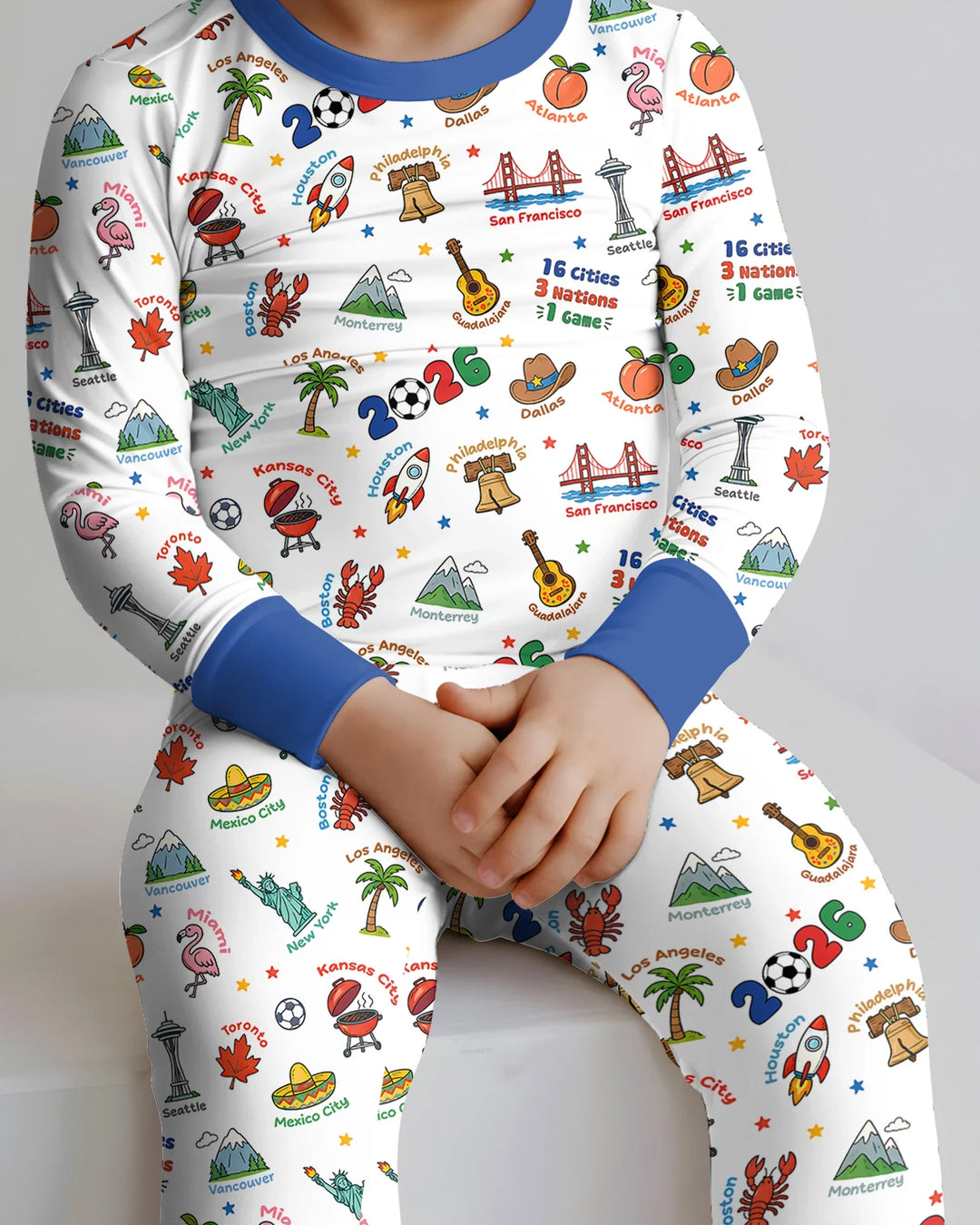 Zweiteiliges Langarm-Pyjama-Set mit Sommerfrüchten