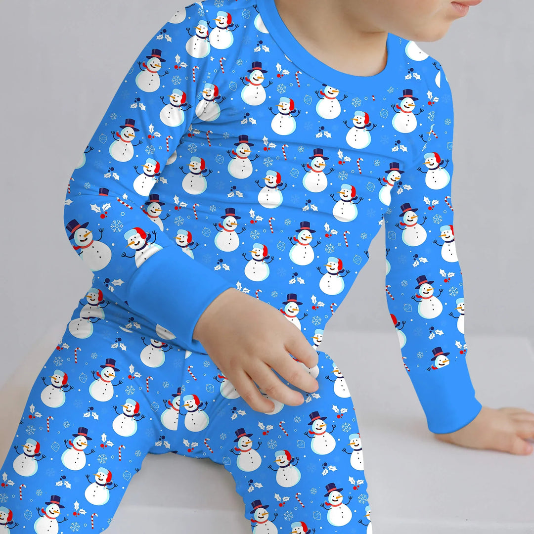 Blaues, zweiteiliges Weihnachtspyjama-Set mit Schneemann
