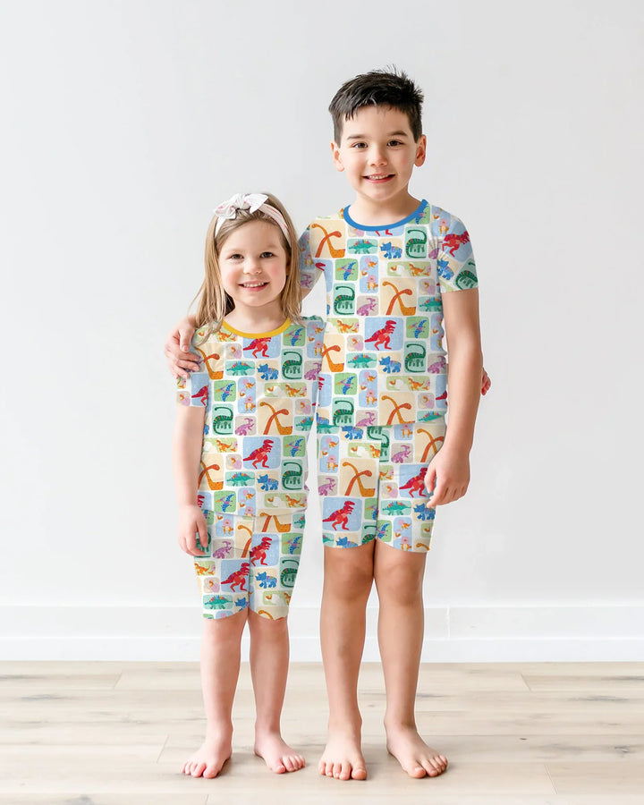Template Zweiteiliges Pyjama-Set mit kurzen Ärmeln und Shorts