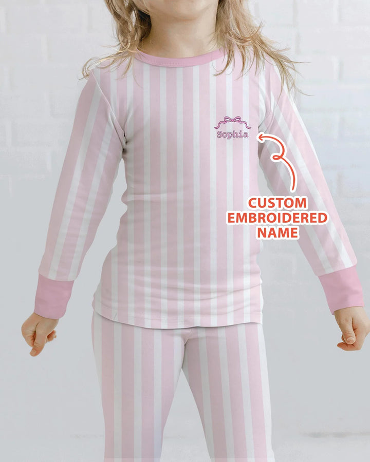 Pijama de dos piezas de bambú rosa con rayas bordado personalizado de manga larga para bebé