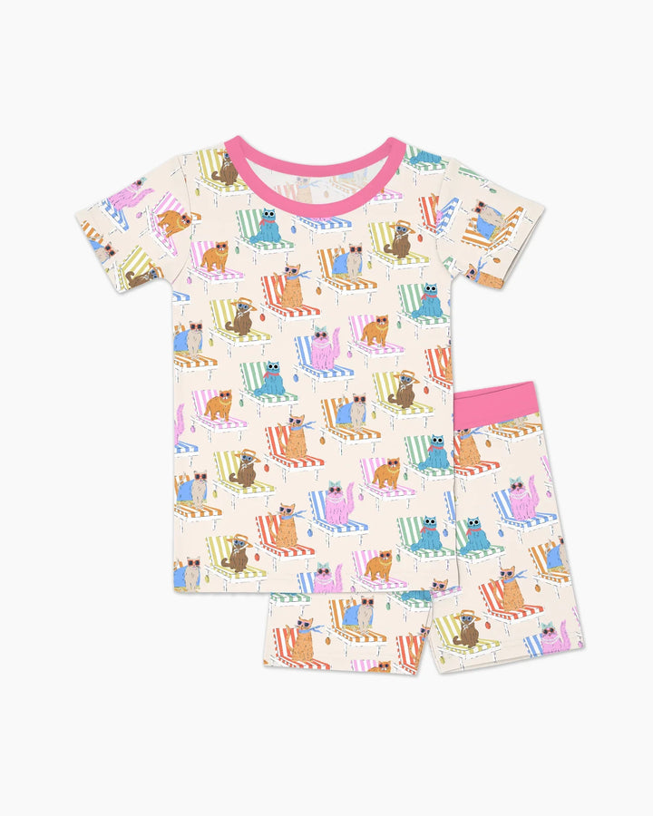 Template Zweiteiliges Pyjama-Set mit kurzen Ärmeln und Shorts
