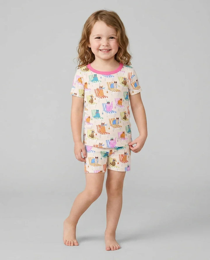 Template Zweiteiliges Pyjama-Set mit kurzen Ärmeln und Shorts