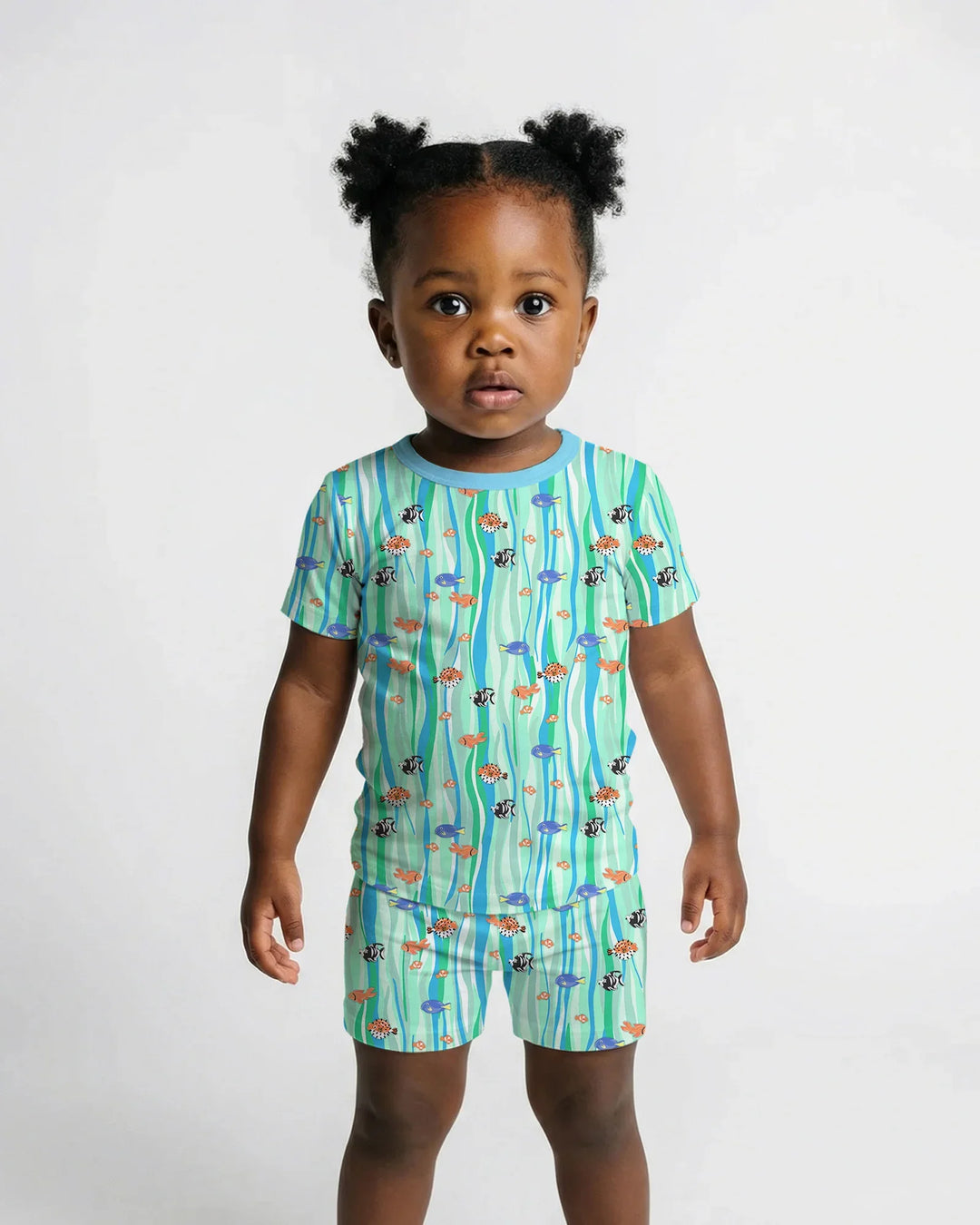 Zweiteiliges Pyjama-Set mit kurzen Ärmeln und Shorts im Sommer-Design