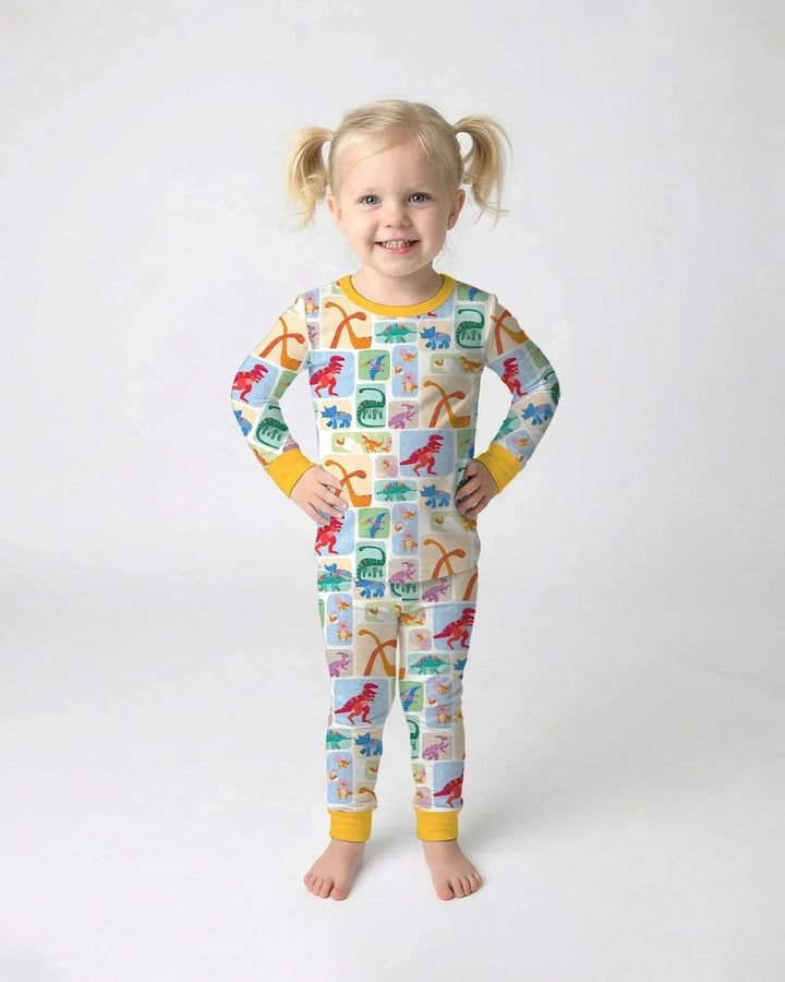 Pijama de dos piezas de bambú de manga larga Rainbow Dino Friends a juego para toda la familia