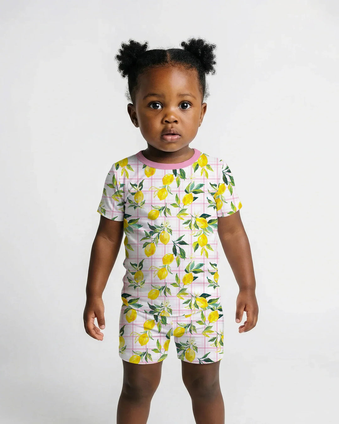 Conjunto de pijama de dos piezas de bambú, manga corta y pantalones cortos, con estampado a juego de limones mediterráneos para la familia