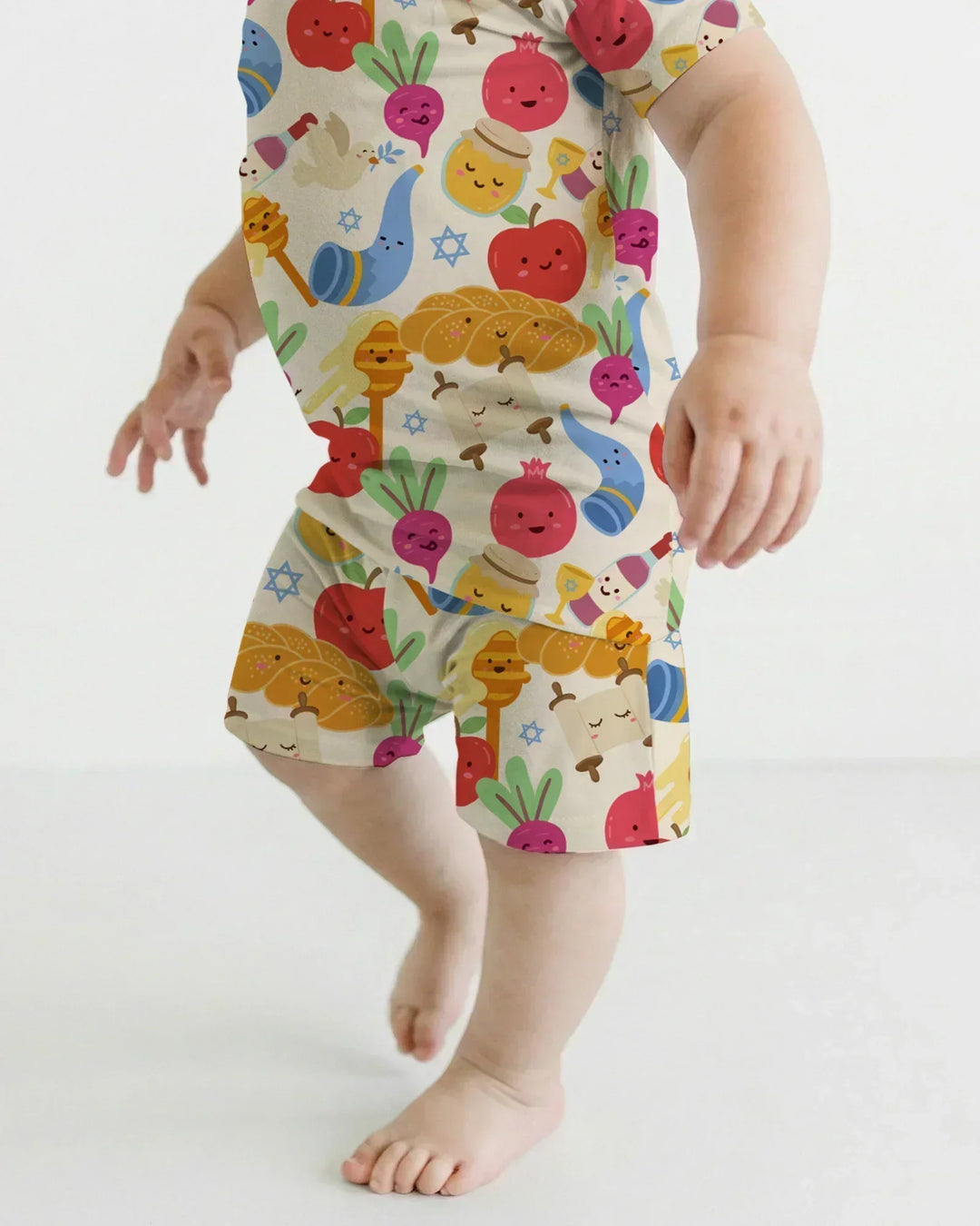 Template Zweiteiliges Pyjama-Set mit kurzen Ärmeln und Shorts