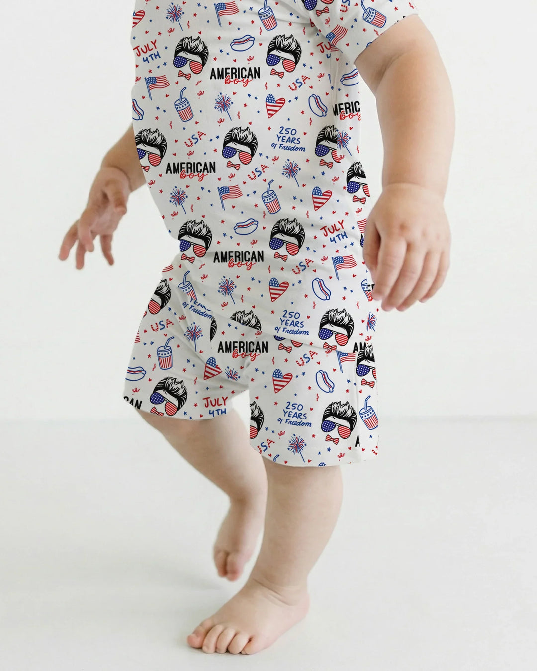 Zweiteiliges Pyjama-Set mit kurzen Ärmeln und Shorts im Sommer-Design