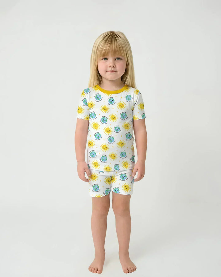 Mateo 5:14 Pijama de dos piezas de manga corta con pantalón corto y estampado "Luz del Mundo"
