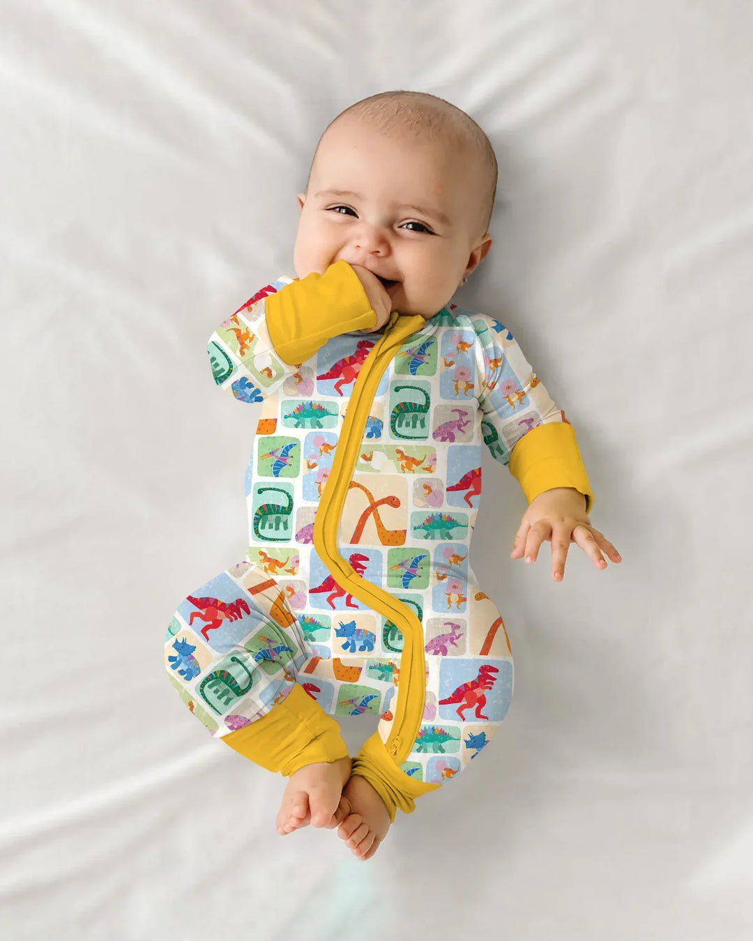 Pijama enterizo de bambú convertible Rainbow Dino Friends a juego para toda la familia