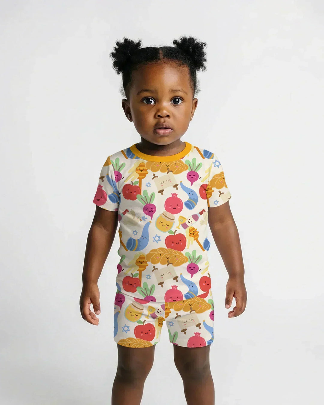Template Zweiteiliges Pyjama-Set mit kurzen Ärmeln und Shorts