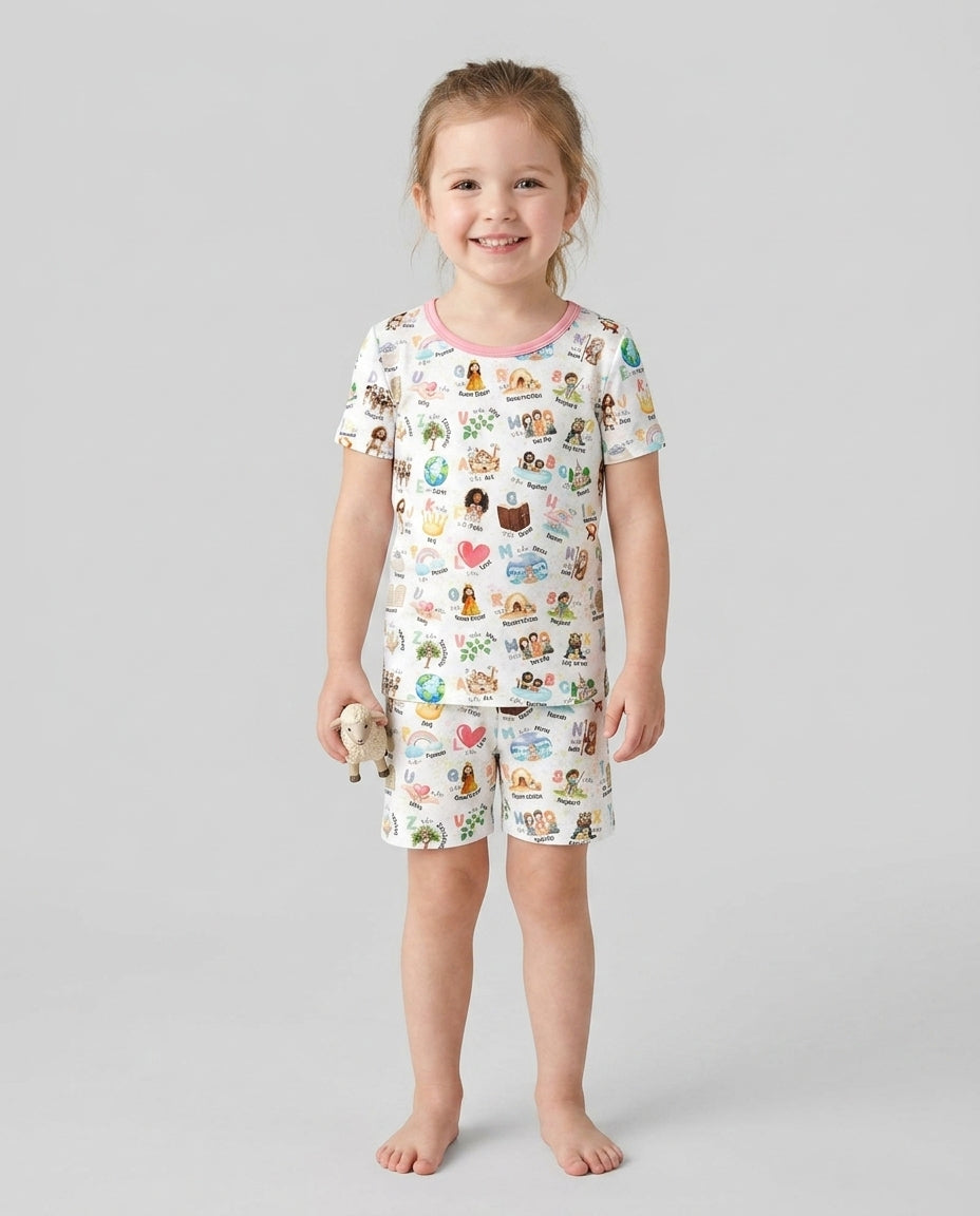 Template Zweiteiliges Pyjama-Set mit kurzen Ärmeln und Shorts