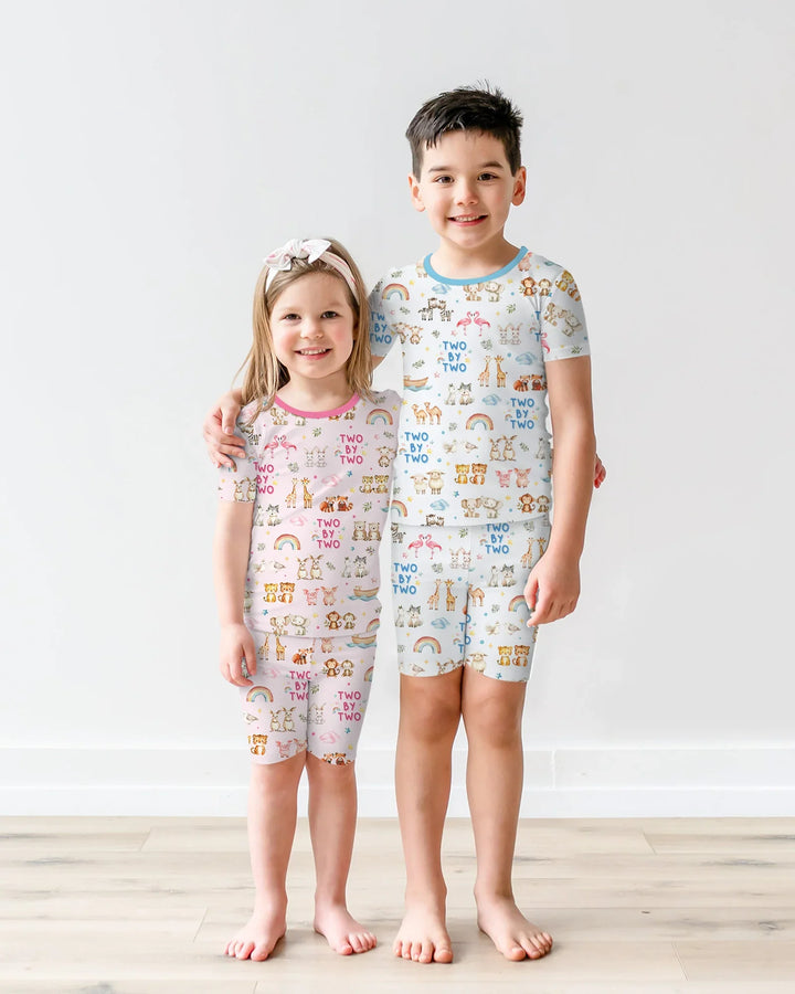 Template Zweiteiliges Pyjama-Set mit kurzen Ärmeln und Shorts