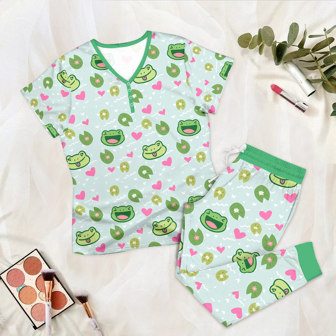 Frog Print Bamboo Outfit for Women – Fun and Stylish