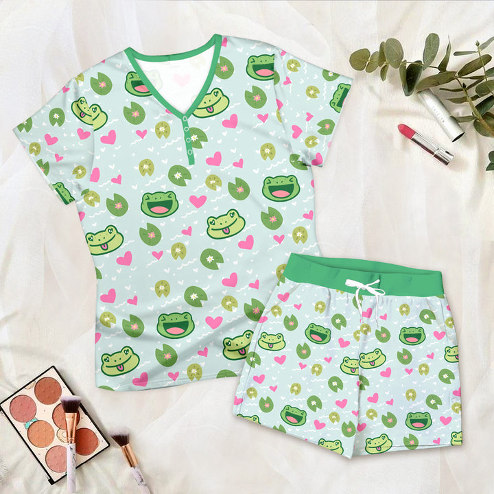 Frog Print Bamboo Outfit for Women – Fun and Stylish