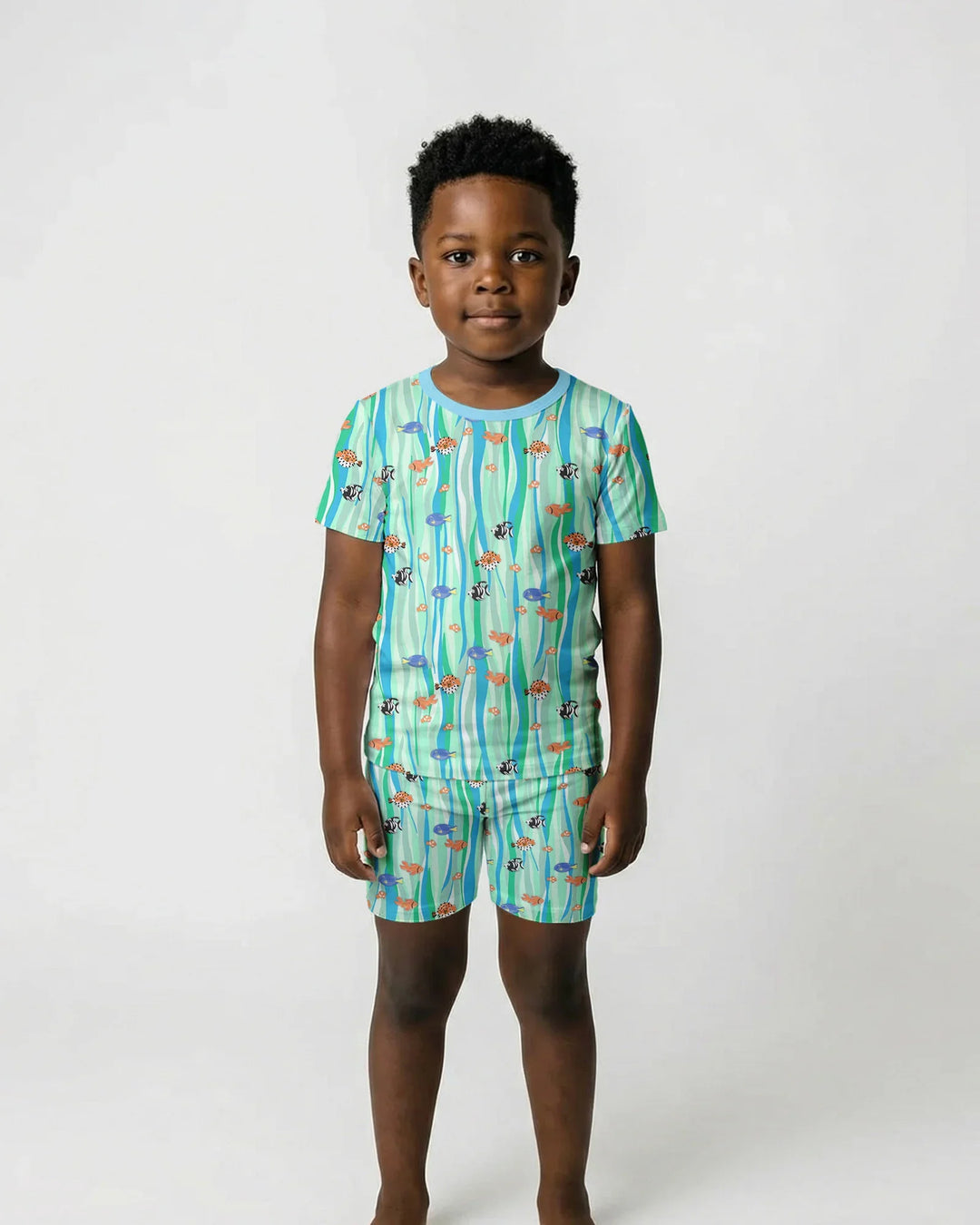 Zweiteiliges Pyjama-Set mit kurzen Ärmeln und Shorts im Sommer-Design