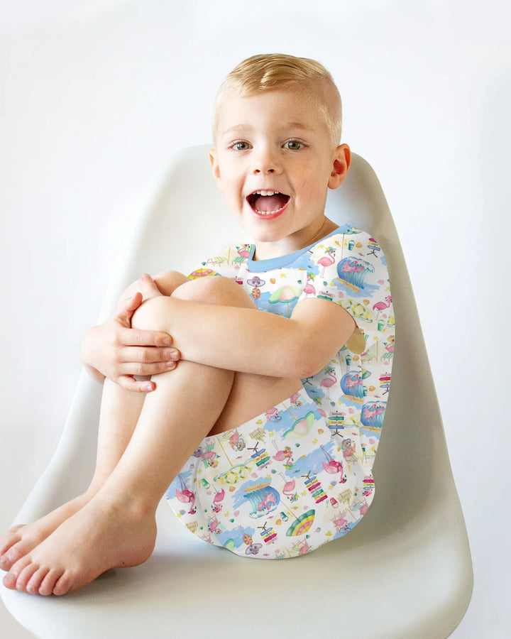 Template Zweiteiliges Pyjama-Set mit kurzen Ärmeln und Shorts